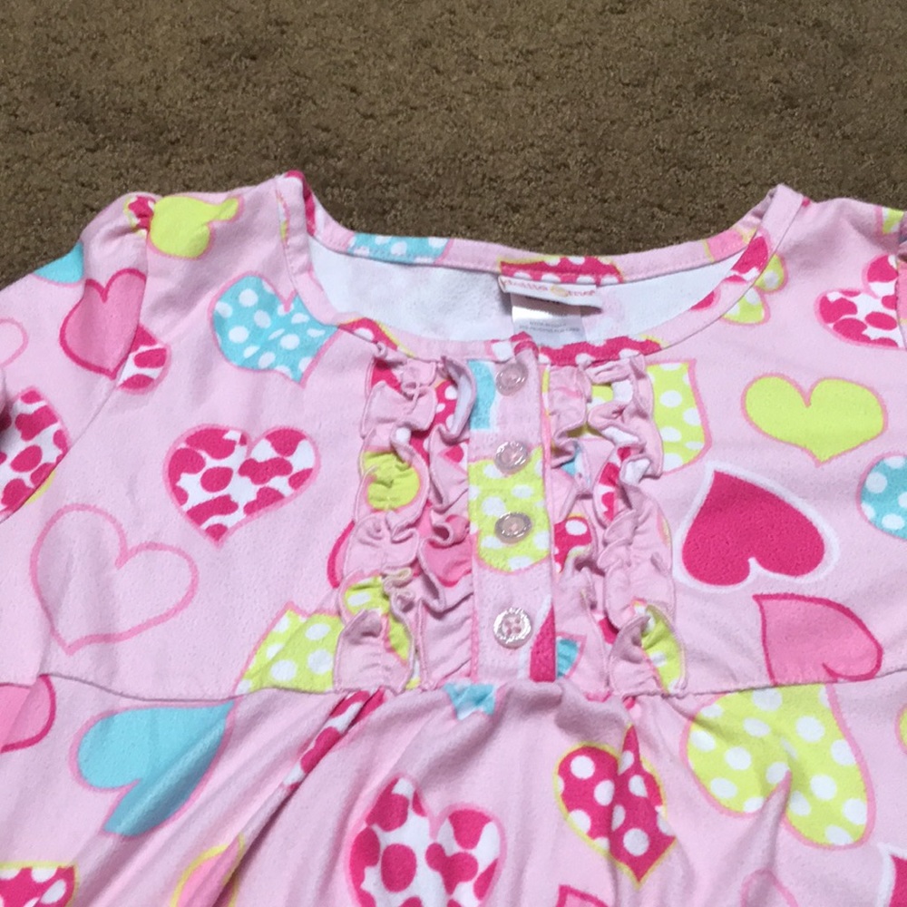 Heart nightgown size 12 Girls long night gown EUC-like new - Picture 5 of 7